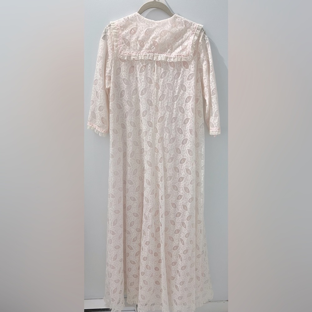 Vintage 50s/60s Lace Peignoir with Pink Ribbon Bows & Nylon Underlay - Picture 7 of 7